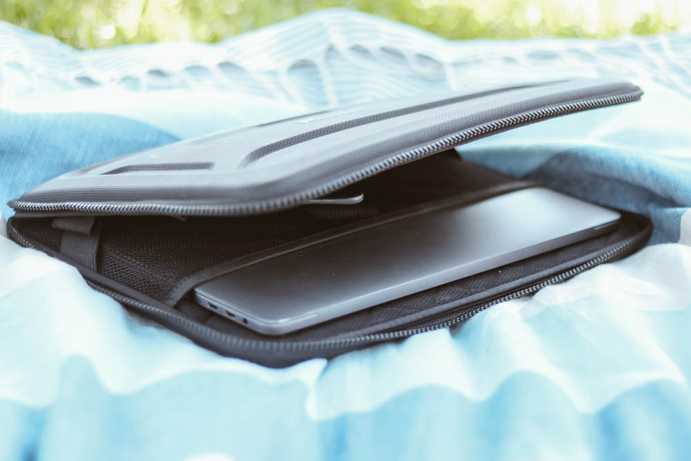 Blog review for the best laptop sleeve for travel