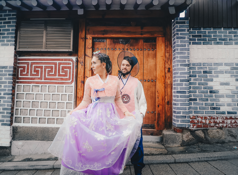 Renting a Korean Traditional Hanbok for Couples