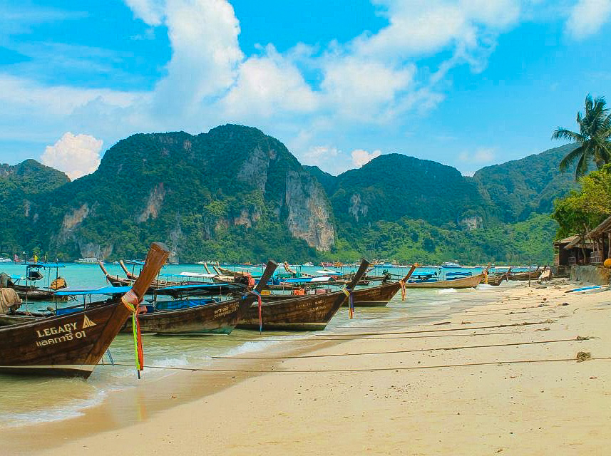 Splish splash! If you want to visit Thailand, make the most out of your idyllic island vacation in the water with these best things to do in Thailand! You won't want to embark on your Thailand holidays without checking out some of these top water sports!