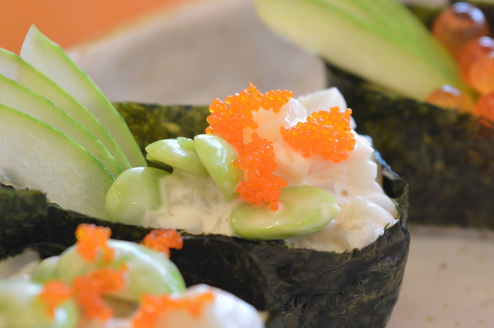 How to make sushi for beginners: wait to roll your sushi until right before you eat it