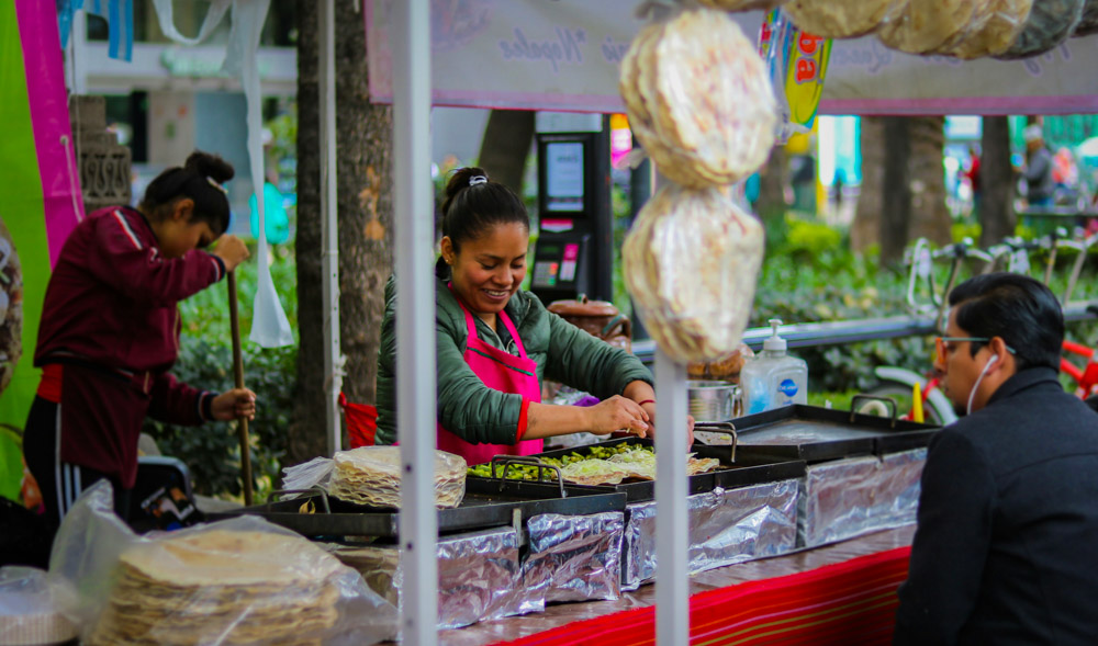 tipping Mexico City street food vendor is one of our essential travel tips for Mexico City